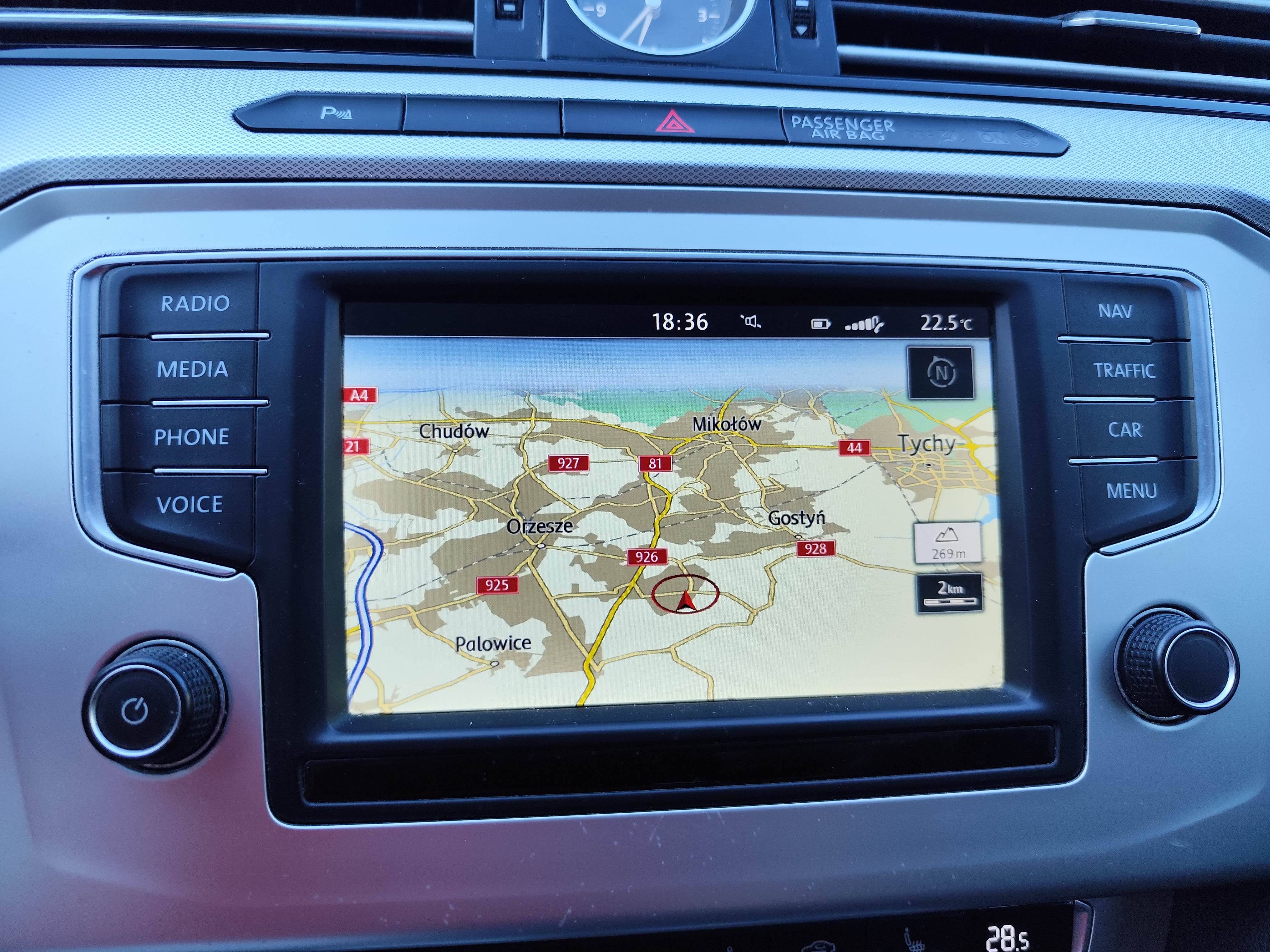Volkswagen Passat 2.0 TDI COMFORTLINE - zdjęcie 10
