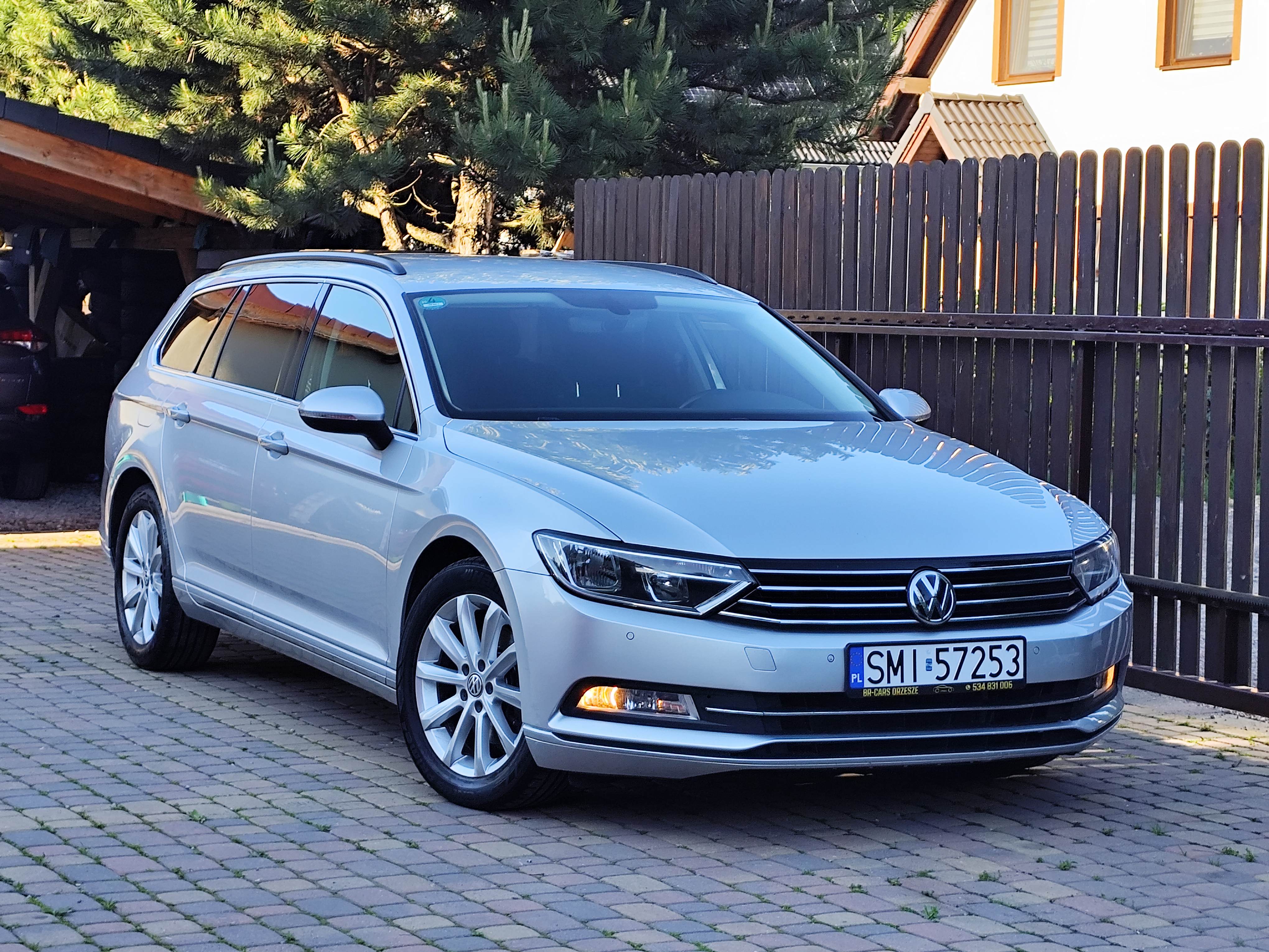 Volkswagen Passat 2.0 TDI COMFORTLINE - zdjęcie 9
