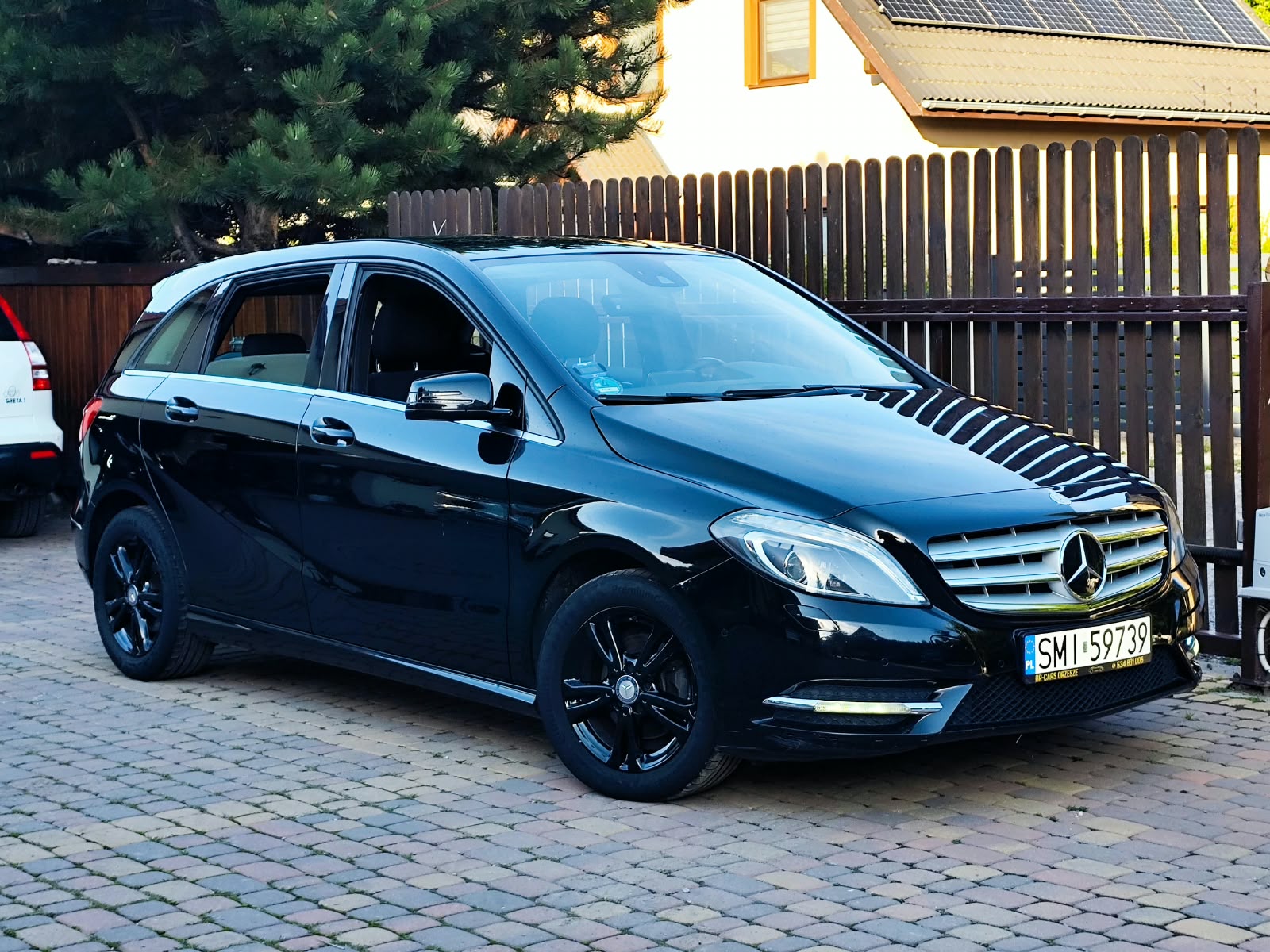 Mercedes-Benz Klasa B 180 Urban - zdjęcie 3