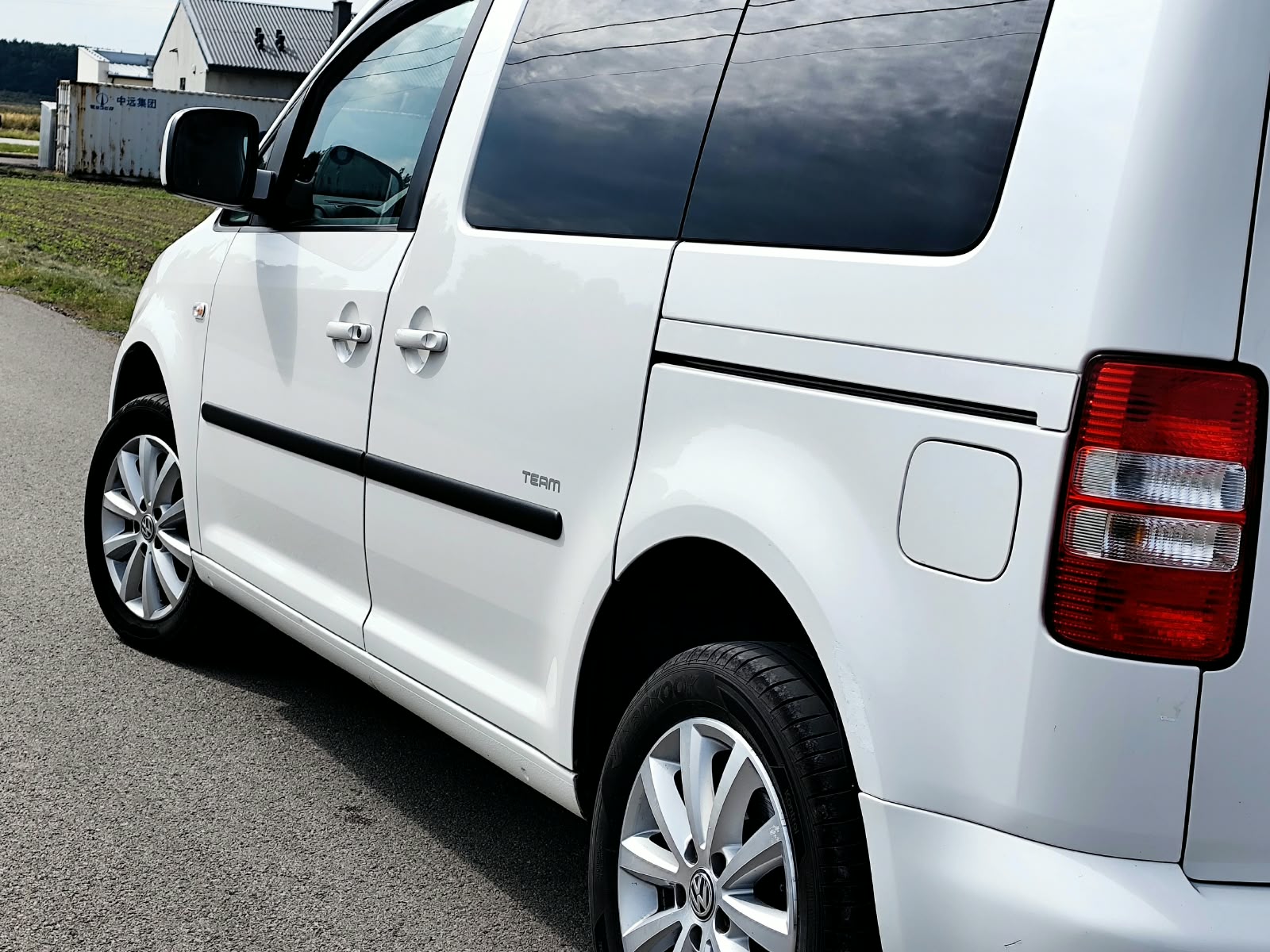 Volkswagen Caddy Comfortline - zdjęcie 8
