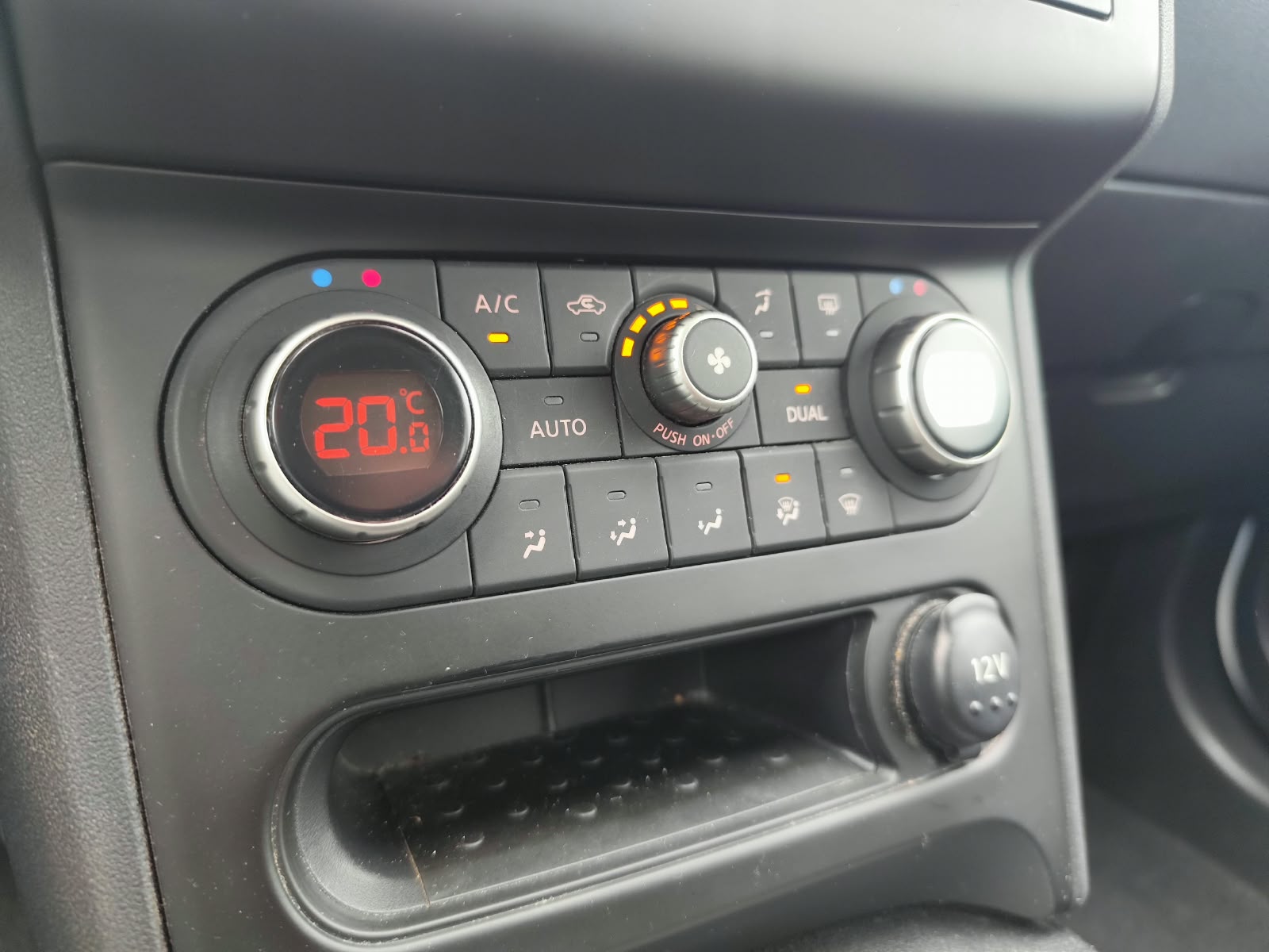 Nissan Qashqai 1.6 dCi DPF Start/Stop acenta - zdjęcie 11