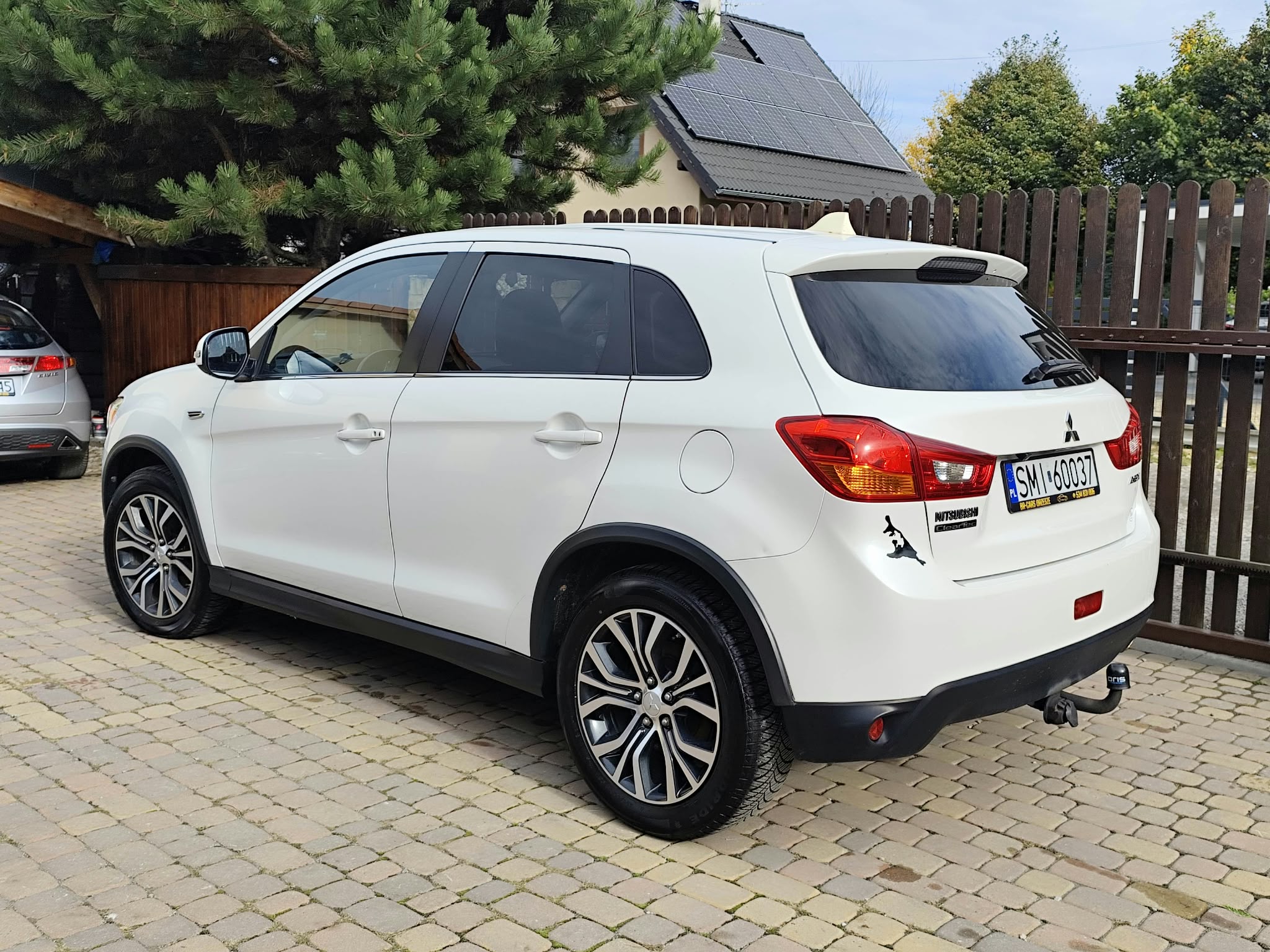 Mitsubishi ASX 1.6 DI-D 4WD Plus - zdjęcie 13