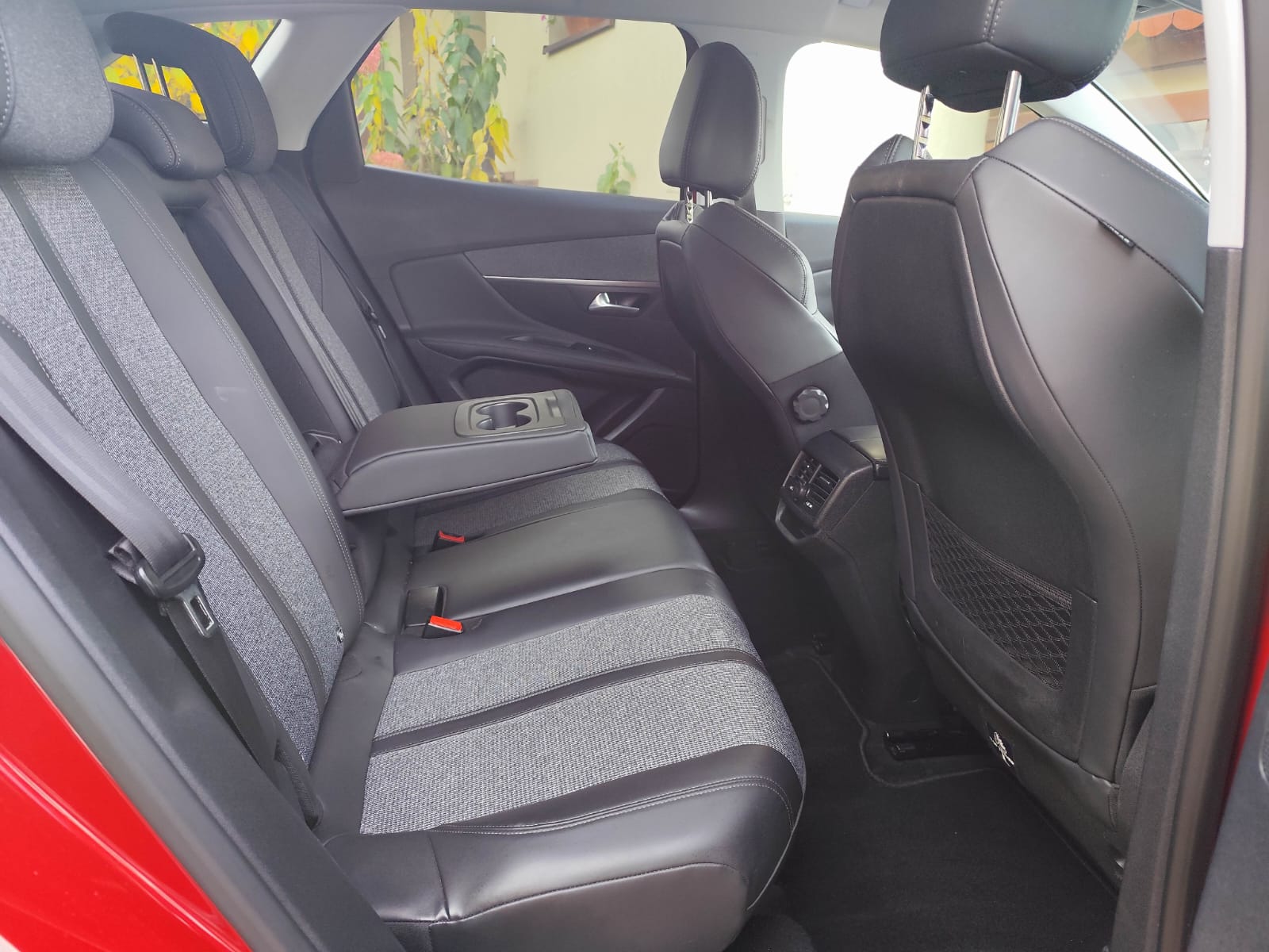 Peugeot 3008 2.0 BlueHDi Allure - zdjęcie 8