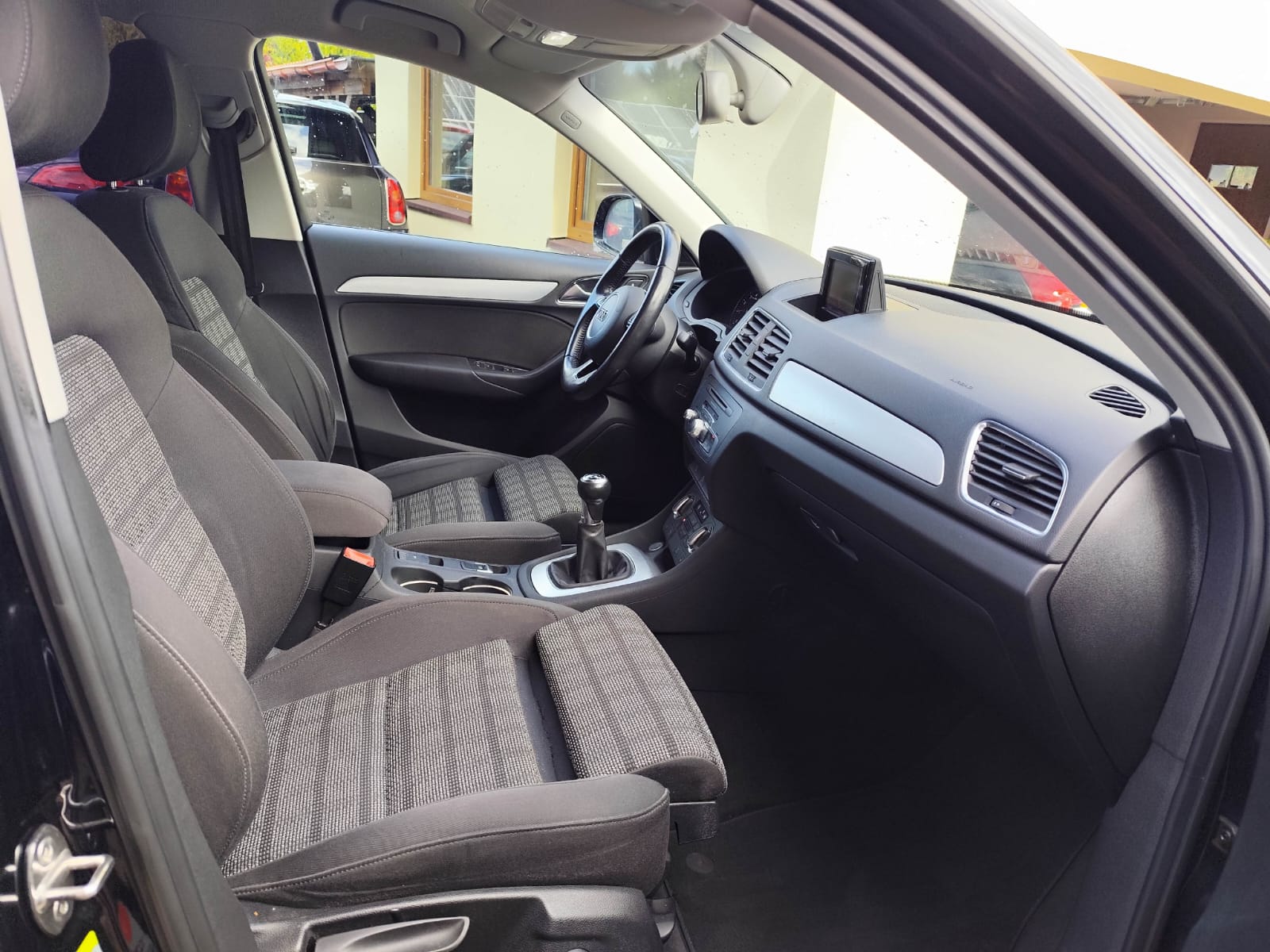 Audi Q3 1.4 TFSI Design - zdjęcie 32