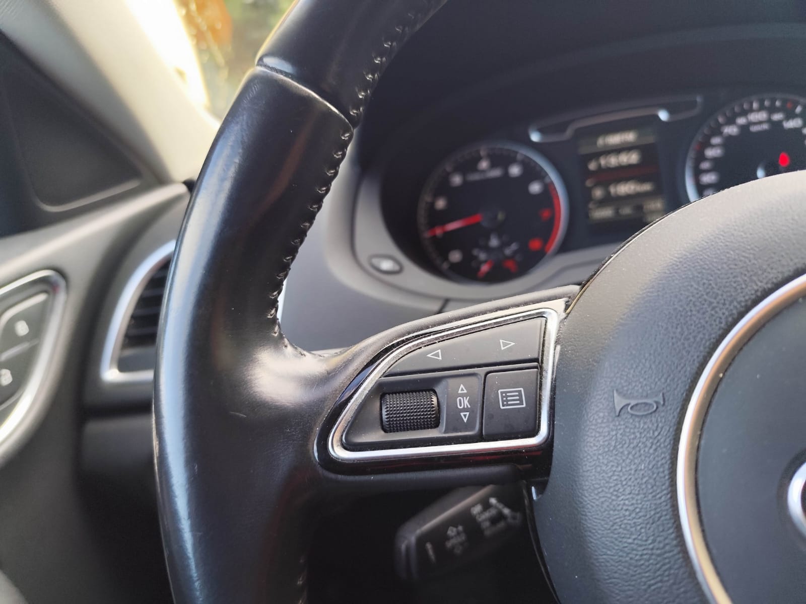 Audi Q3 1.4 TFSI Design - zdjęcie 33