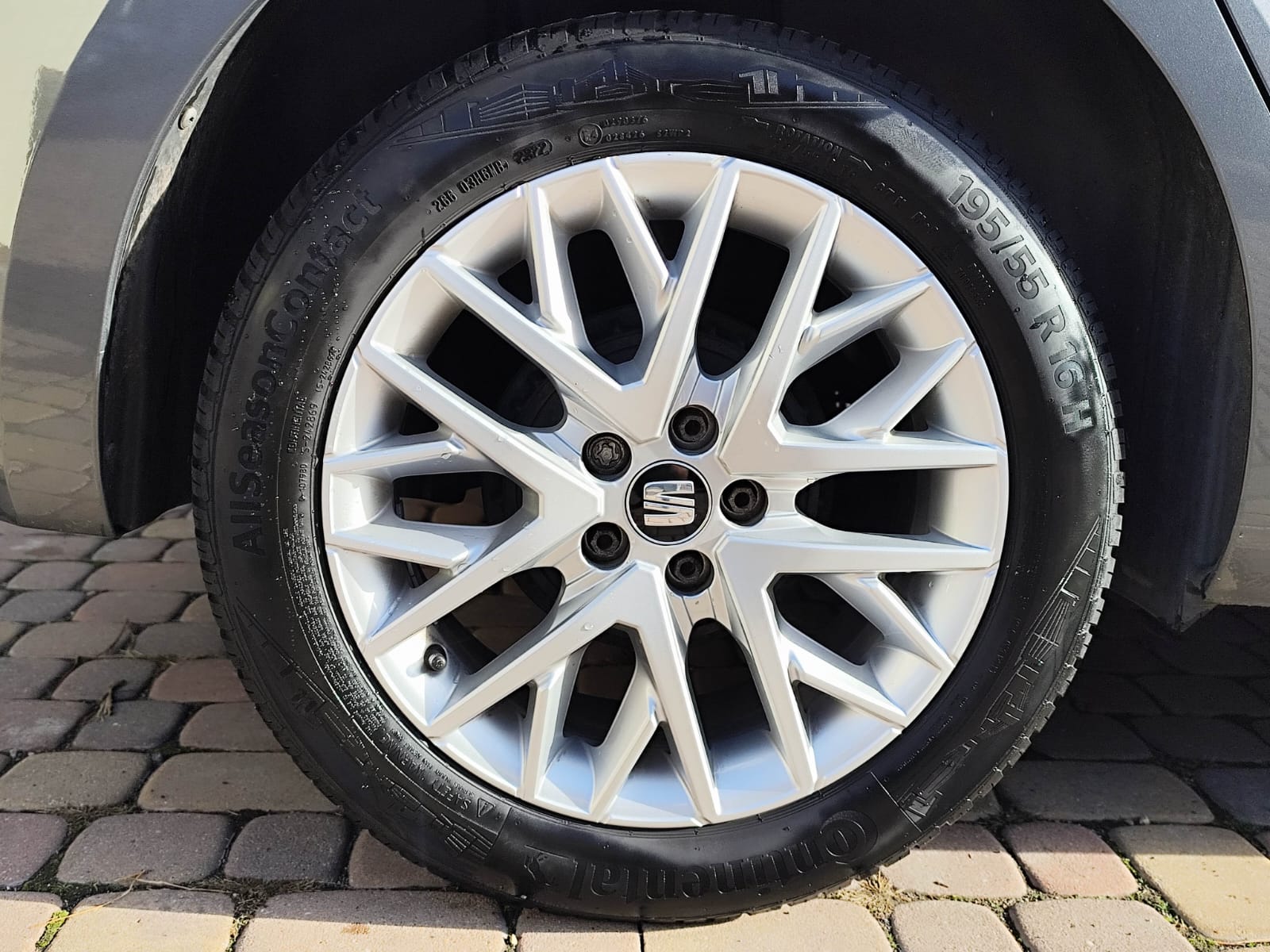 Seat Ibiza 1.0 MPI Style - zdjęcie 33