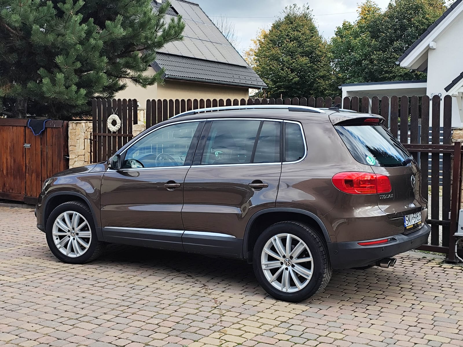 Volkswagen Tiguan 2.0 TDI DPF 4Motion Track & Field - zdjęcie 4