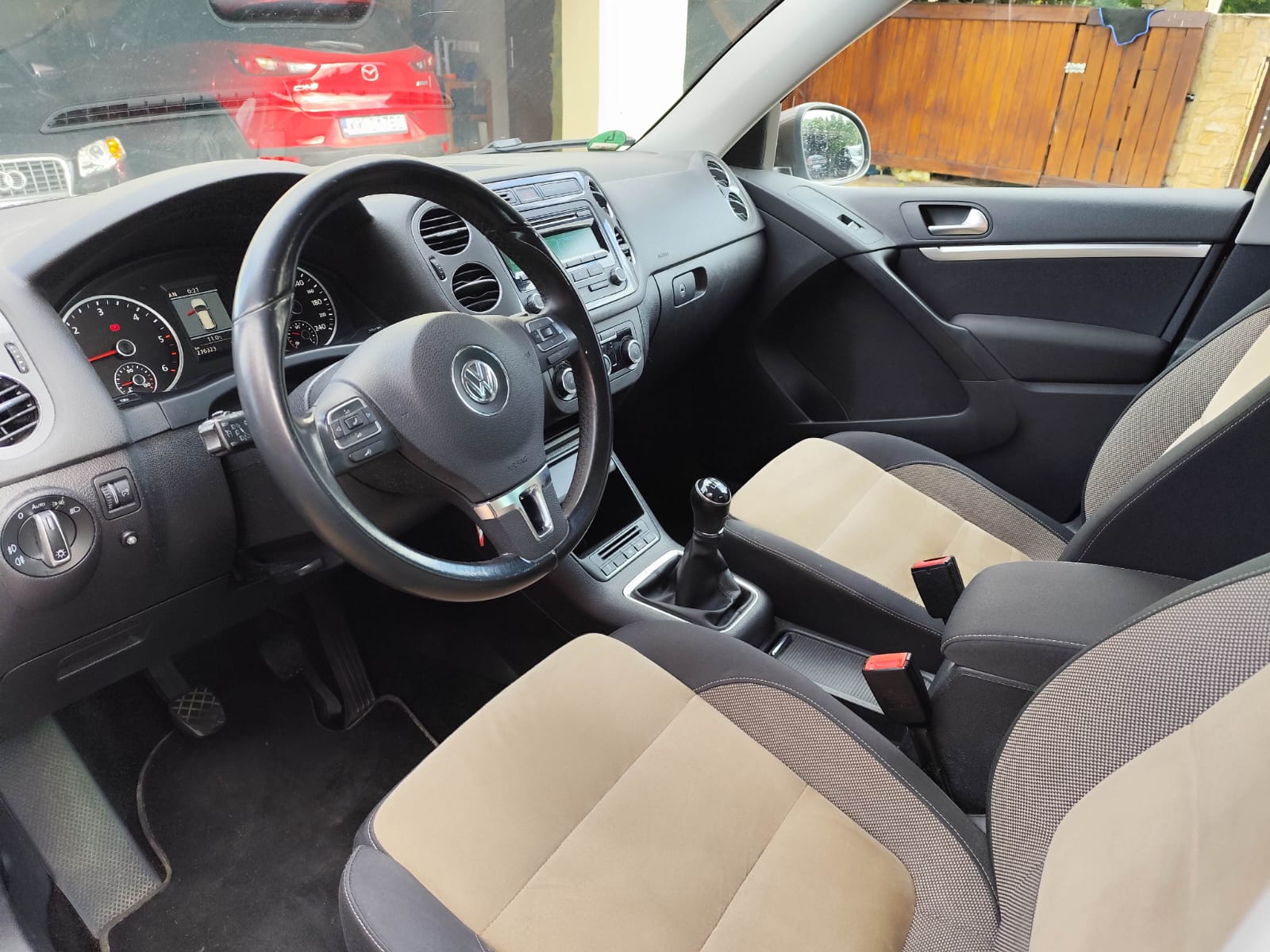 Volkswagen Tiguan 2.0 TDI DPF 4Motion Track & Field - zdjęcie 13
