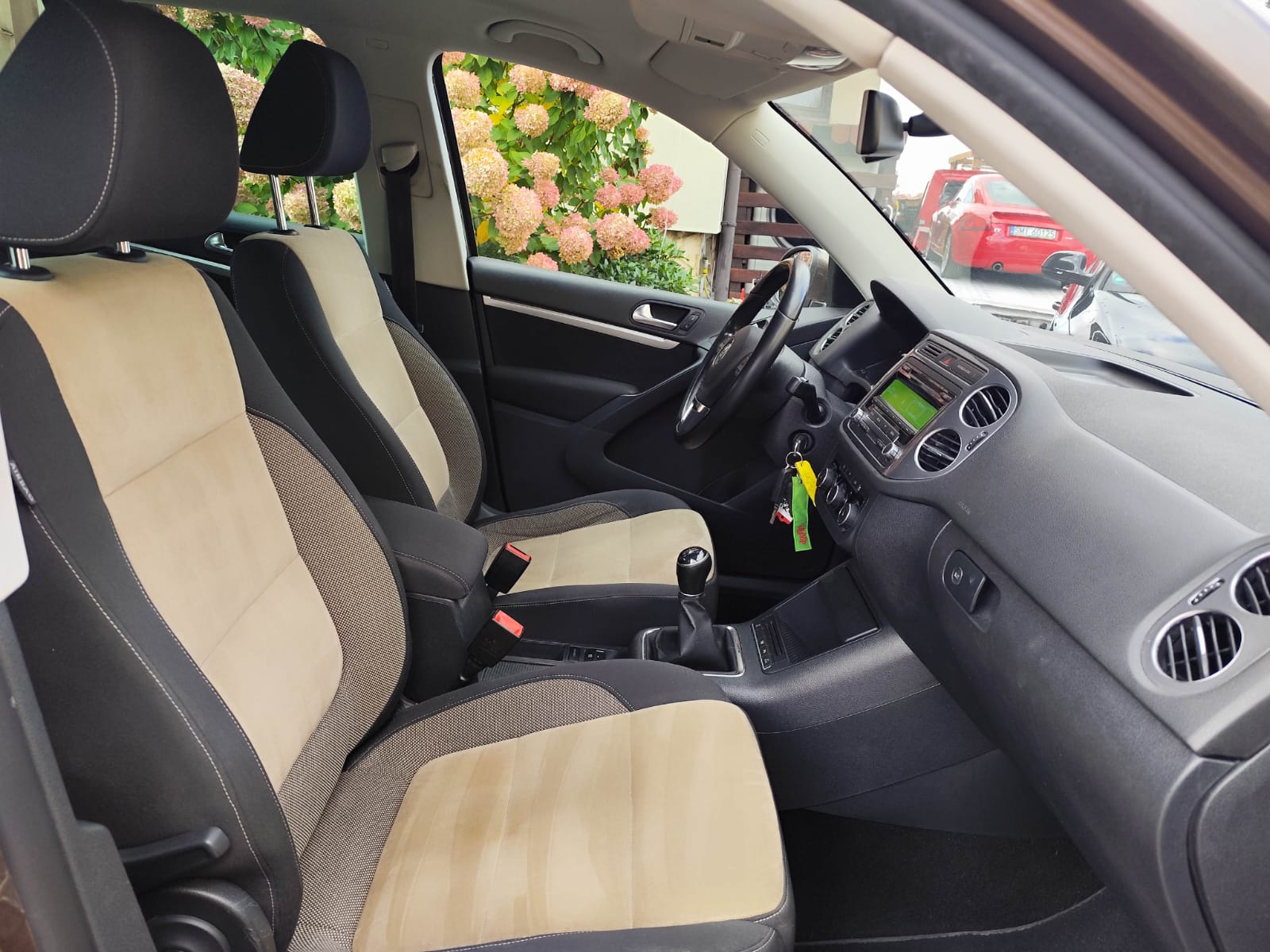 Volkswagen Tiguan 2.0 TDI DPF 4Motion Track & Field - zdjęcie 14