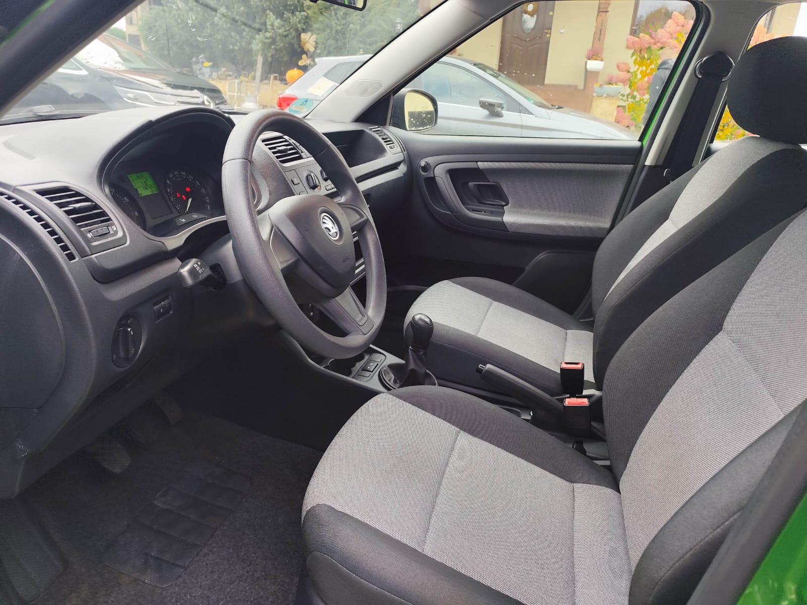 Skoda Fabia 1.2 12V Active - zdjęcie 16